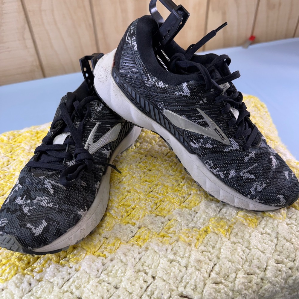 Brooks Adrenaline GTS 19 Womens 8.5 Running Shoes Black White 1202841B096